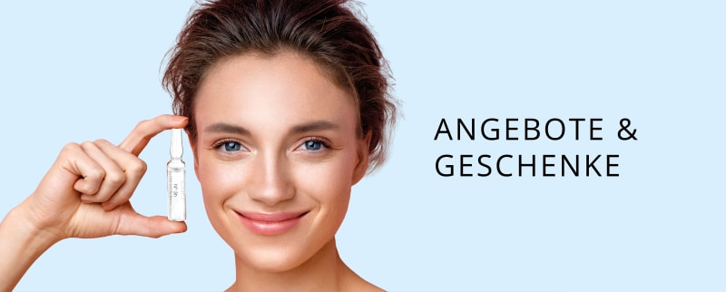 Lächelnde Frau mit geschlossenen Augen berührt ihr Gesicht, daneben eine Kosmetik-Tube und Text „1 Lieblingsprodukt gratis ab 65 € Einkauf“.