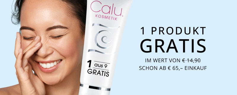 Lächelnde Frau mit geschlossenen Augen berührt ihr Gesicht, daneben eine Kosmetik-Tube und Text „1 Lieblingsprodukt gratis ab 65 € Einkauf“.