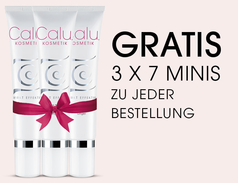 „Werbegrafik mit drei Calu Kosmetik-Tuben, mit roter Schleife gebunden, Text: Gratis 3 x 7 Minis zu jeder Bestellung.“
